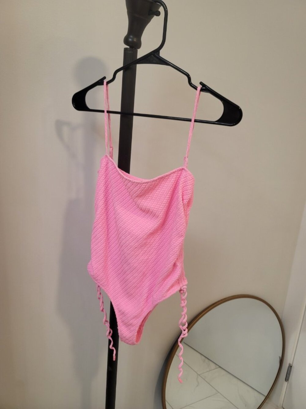 Triangl Bubble Pink Swimwear Bikini / Good Condition Preowned Small